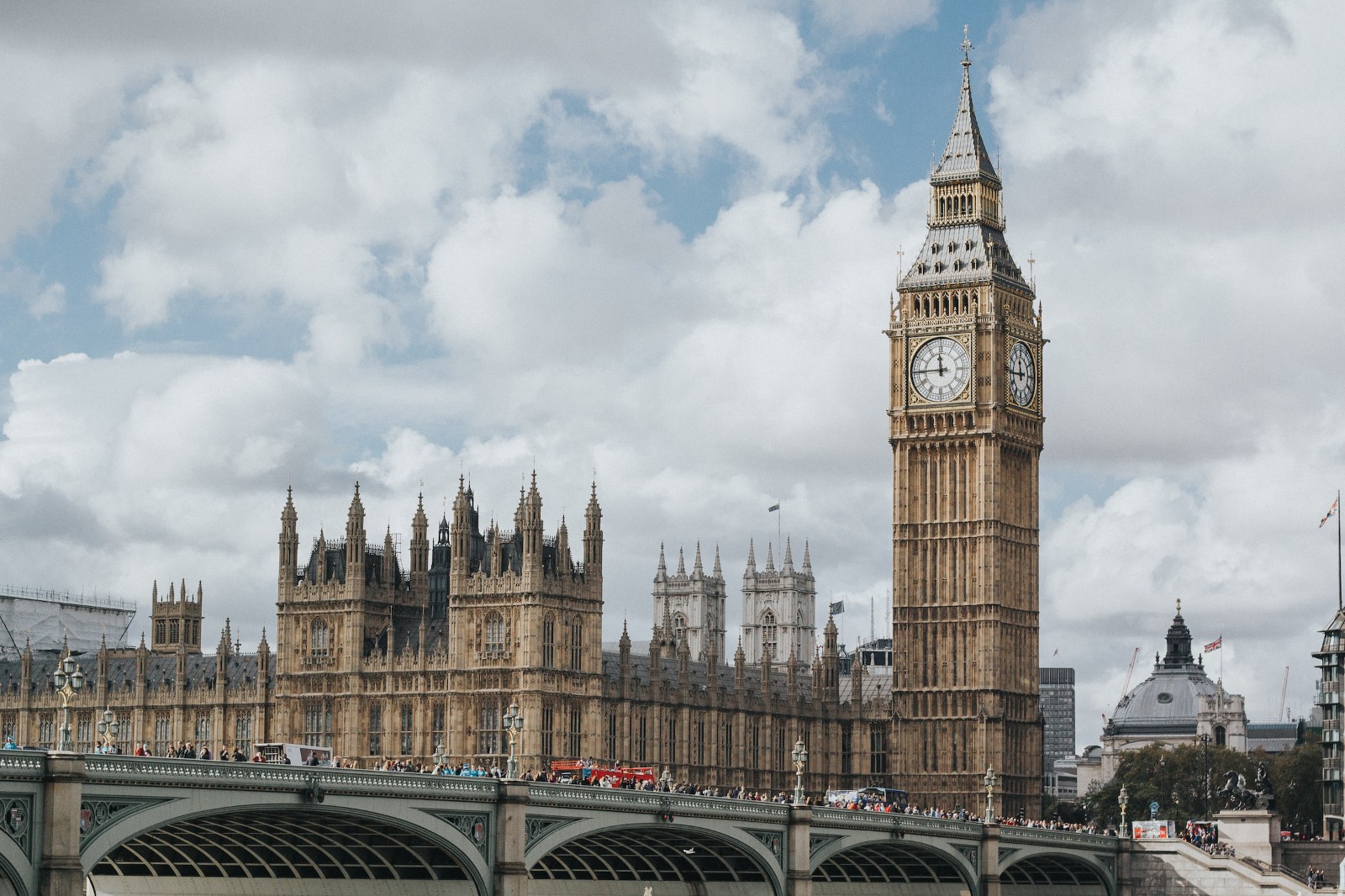 87英国.jpg
